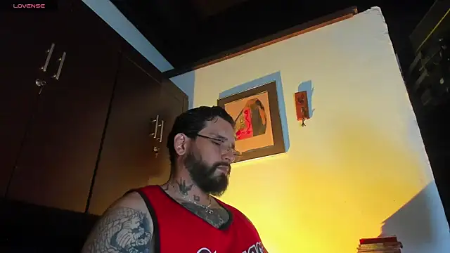 Snapshot of CamiloGray_ chatting on April 21, 2:56 pm CamiloGray online show from April 21, 2:56 pm