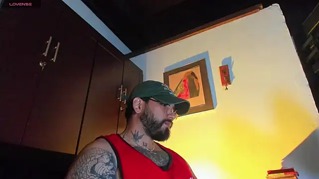Snapshot of CamiloGray_ chatting on April 25, 1:52 pm CamiloGray online show from April 25, 1:52 pm