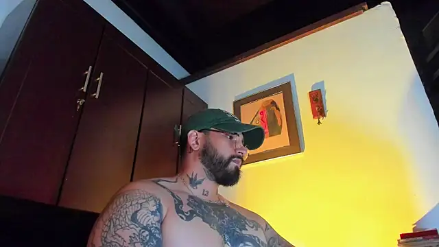 Snapshot of CamiloGray_ chatting on May 20, 2:56 pm CamiloGray online show from May 20, 2:56 pm