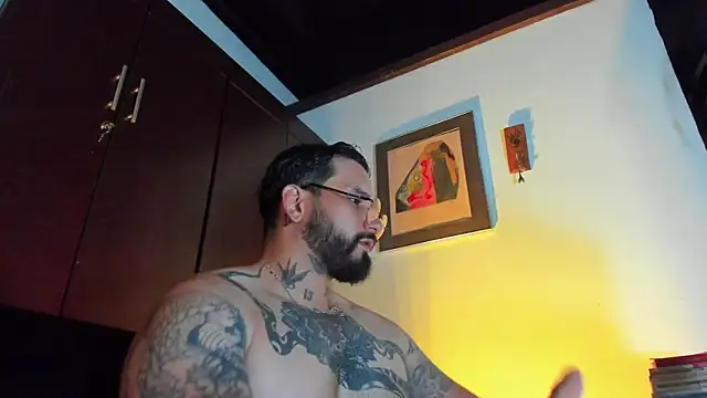 Snapshot of CamiloGray_ chatting on May 25, 2:34 pm CamiloGray online show from May 25, 2:34 pm