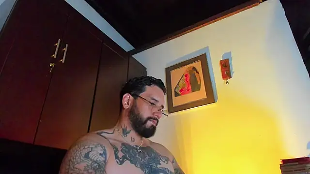 Snapshot of CamiloGray_ chatting on June 3, 1:46 pm CamiloGray online show from June 3, 1:46 pm