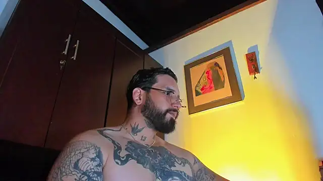 Snapshot of CamiloGray_ chatting on June 5, 1:06 pm CamiloGray online show from June 5, 1:06 pm