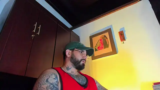Snapshot of CamiloGray_ chatting on June 6, 12:43 pm CamiloGray online show from June 6, 12:43 pm