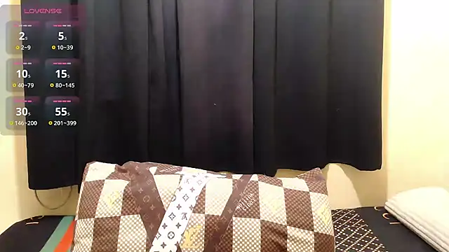 Snapshot of x_brittany_x chatting on March 16, 4:55 pm x brittany x online show from March 16, 4:55 pm