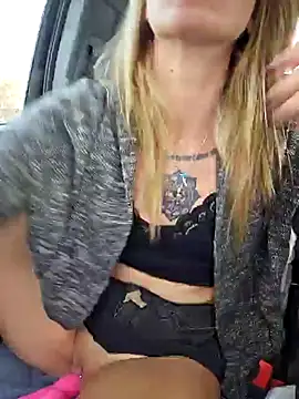 SheIsSomething online show from December 11, 11:00 pm