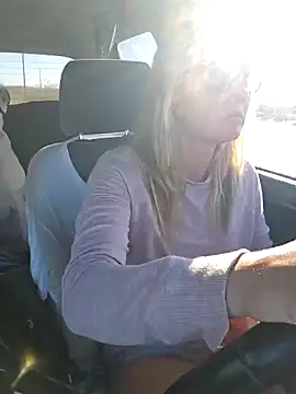 SheIsSomething online show from December 18, 10:57 pm