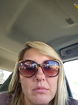 SheIsSomething online show from January 23, 10:33 pm