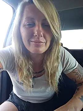 SheIsSomething online show from March 5, 12:05 am