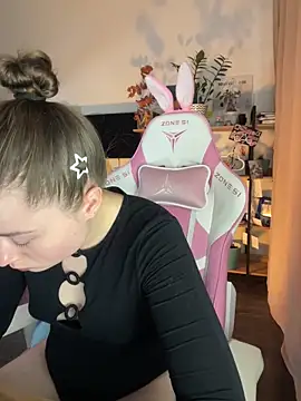 sweetest pie online show from October 3, 5:43 pm