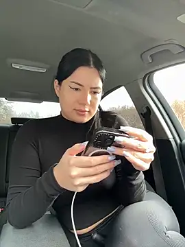 Snapshot of clairewntr chatting on December 21, 12:16 pm clairewntr online show from December 21, 12:16 pm