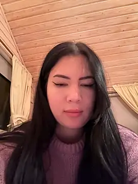 Snapshot of clairewntr chatting on January 1, 3:46 pm clairewntr online show from January 1, 3:46 pm