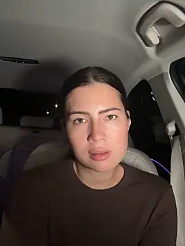 Snapshot of clairewntr chatting on October 6, 3:37 am clairewntr online show from October 6, 3:37 am