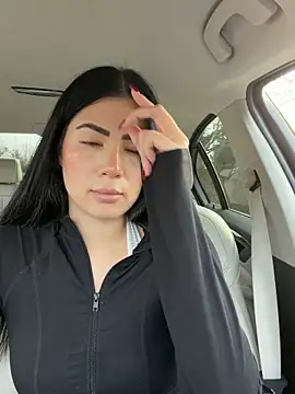 clairewntr online show from December 21, 9:38 am