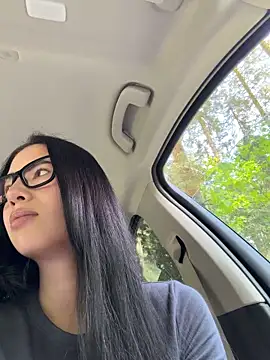 clairewntr online show from May 2, 11:37 am