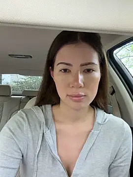 clairewntr online show from May 16, 9:28 am