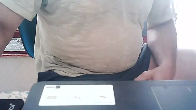 Snapshot of eduar570 chatting on November 15, 1:07 pm eduar570 online show from November 15, 1:07 pm