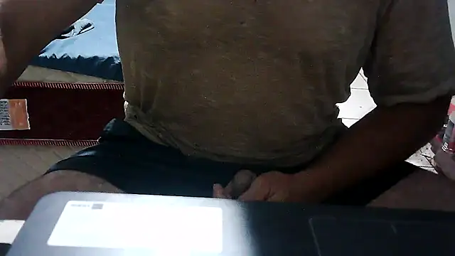 Snapshot of eduar570 chatting on December 20, 7:04 am eduar570 online show from December 20, 7:04 am