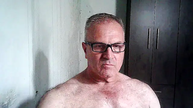 Snapshot of eduar570 chatting on January 18, 4:22 pm eduar570 online show from January 18, 4:22 pm