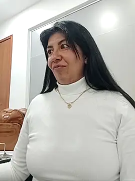 aisha latina online show from September 25, 2:21 pm