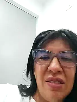 aisha latina online show from September 26, 1:26 pm