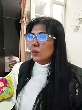 Snapshot of aisha_latina chatting on February 16, 3:41 pm aisha latina online show from February 16, 3:41 pm