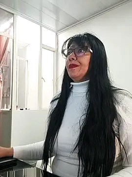 Snapshot of aisha_latina chatting on February 25, 2:37 pm aisha latina online show from February 25, 2:37 pm