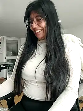 Snapshot of aisha_latina chatting on March 31, 4:51 pm aisha latina online show from March 31, 4:51 pm