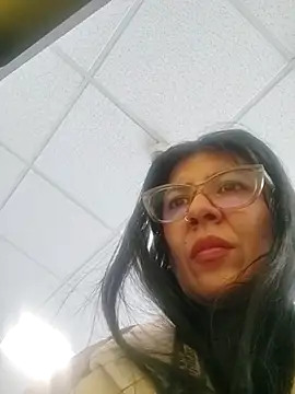 aisha latina online show from May 19, 3:29 pm