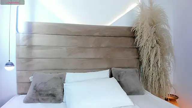 ValerieDiaz  online show from December 26, 11:43 am