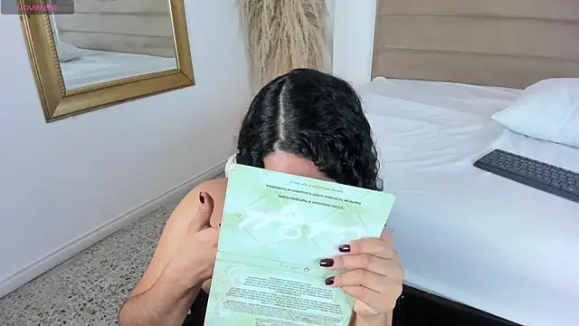 ValerieDiaz  online show from January 7, 11:58 am