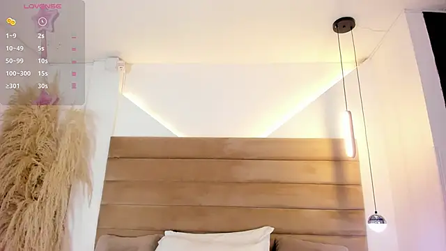 ValerieDiaz  online show from February 7, 12:17 pm