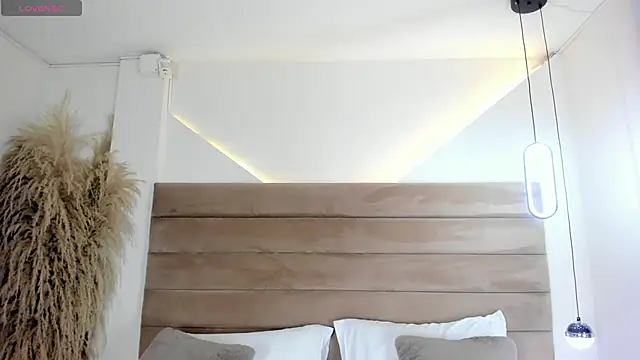 ValerieDiaz  online show from September 22, 12:18 pm