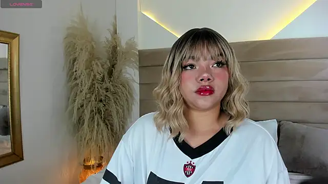 ValerieDiaz  online show from October 22, 12:16 pm