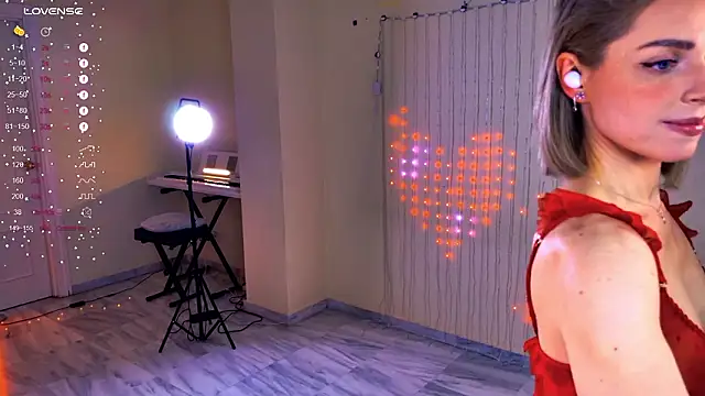 Snapshot of Arielle__03 chatting on February 15, 12:40 am Arielle 03 online show from February 15, 12:40 am