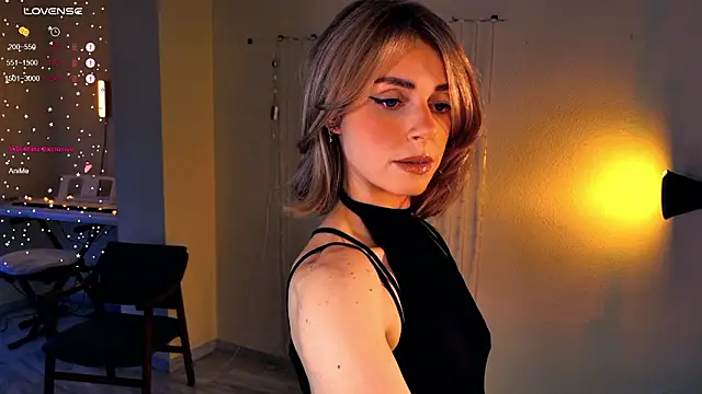 Snapshot of Arielle__03 chatting on March 20, 2:05 am Arielle 03 online show from March 20, 2:05 am