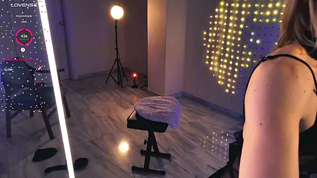 Arielle  03 online show from May 17, 1:47 am