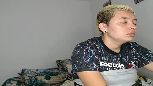 Snapshot of kathy_luisa chatting on February 16, 10:39 pm kathy luisa online show from February 16, 10:39 pm