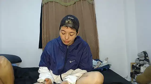 Snapshot of kathy_luisa chatting on April 29, 11:55 pm kathy luisa online show from April 29, 11:55 pm
