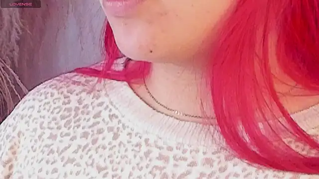 Snapshot of SophieRossi chatting on February 8, 4:25 am SophieRossi online show from February 8, 4:25 am