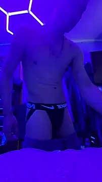 Snapshot of Cloudd_Kingg_Iceyyy chatting on February 22, 6:17 pm Cloudd Kingg Iceyyy online show from February 22, 6:17 pm