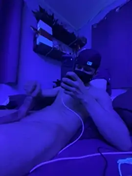 Snapshot of Cloudd_Kingg_Iceyyy chatting on March 12, 11:22 pm Cloudd Kingg Iceyyy online show from March 12, 11:22 pm