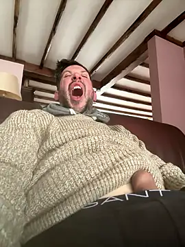 Snapshot of Taxidriver1988 chatting on January 8, 12:07 pm Taxidriver1988 online show from January 8, 12:07 pm