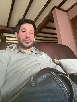 Snapshot of Taxidriver1988 chatting on February 19, 12:34 pm Taxidriver1988 online show from February 19, 12:34 pm