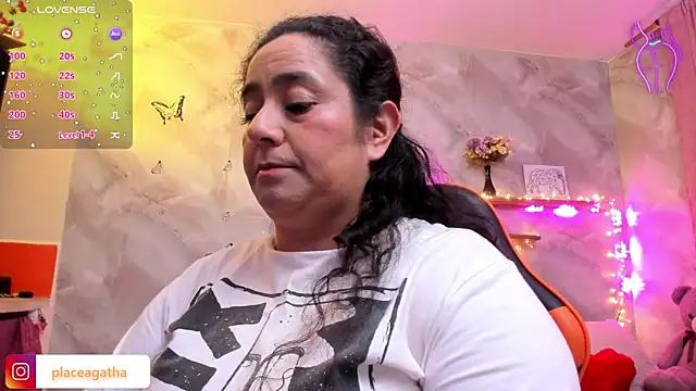 Snapshot of agathaxxx-69 chatting on September 19, 8:42 pm agathaxxx-69 online show from September 19, 8:42 pm