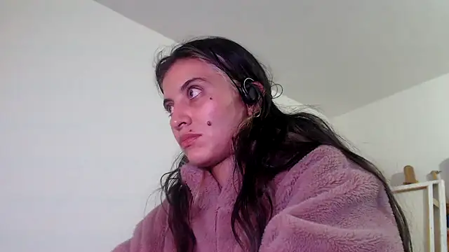 Snapshot of mariecam420 chatting on December 17, 7:18 am mariecam420 online show from December 17, 7:18 am