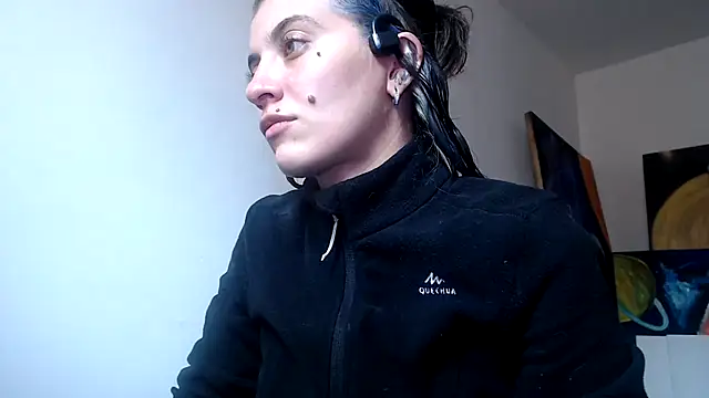 Snapshot of mariecam420 chatting on December 18, 7:08 pm mariecam420 online show from December 18, 7:08 pm