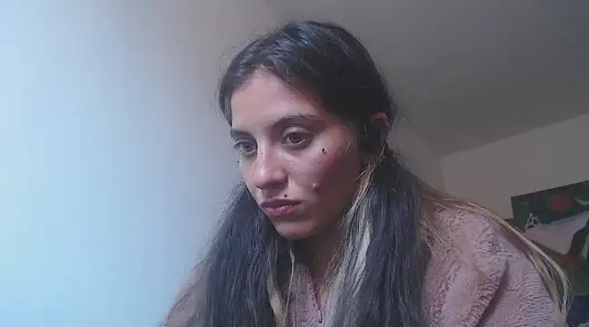 Snapshot of mariecam420 chatting on December 22, 7:52 pm mariecam420 online show from December 22, 7:52 pm