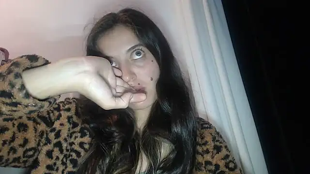 Snapshot of mariecam420 chatting on December 28, 12:04 am mariecam420 online show from December 28, 12:04 am