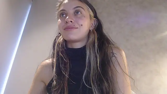 Snapshot of mariecam420 chatting on January 7, 4:27 pm mariecam420 online show from January 7, 4:27 pm