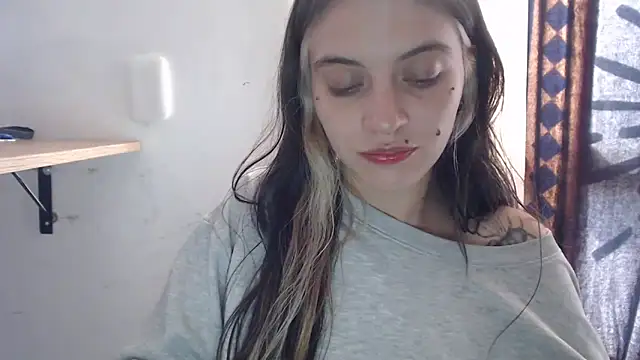 Snapshot of mariecam420 chatting on January 15, 5:05 pm mariecam420 online show from January 15, 5:05 pm